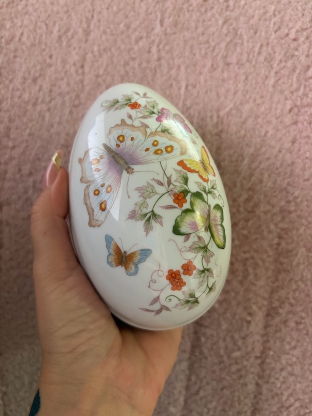 1979 Vintage Avon Trinket Egg